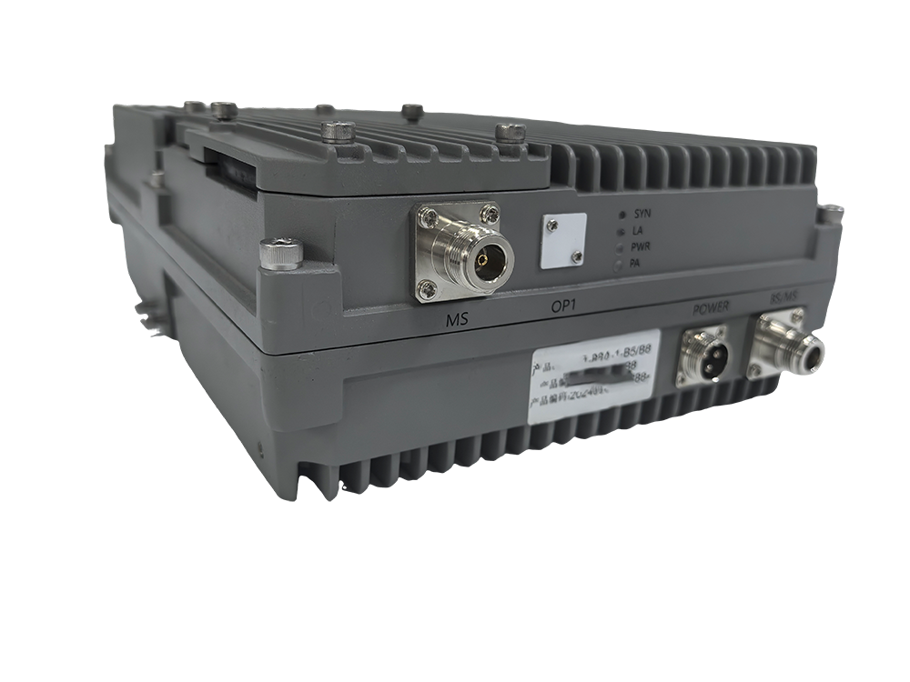  措勤三频手机信号接收器2000㎡