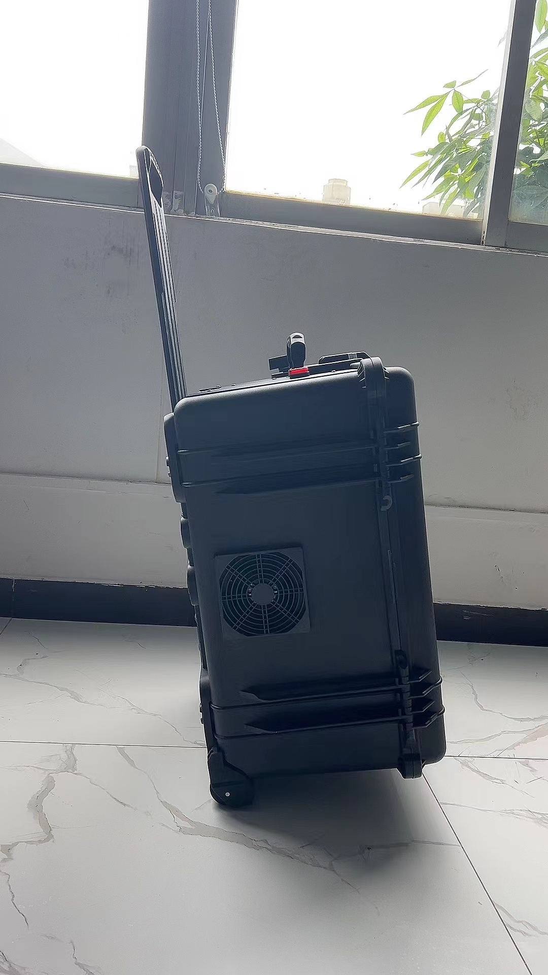 措勤手拉箱型移动通信干扰器